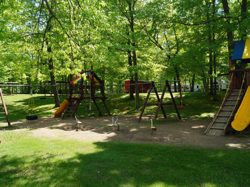 Camp Holiday Resort & Campground