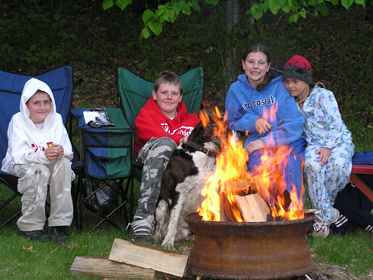 Niemeyer's Rugged River Resort Houseboats
